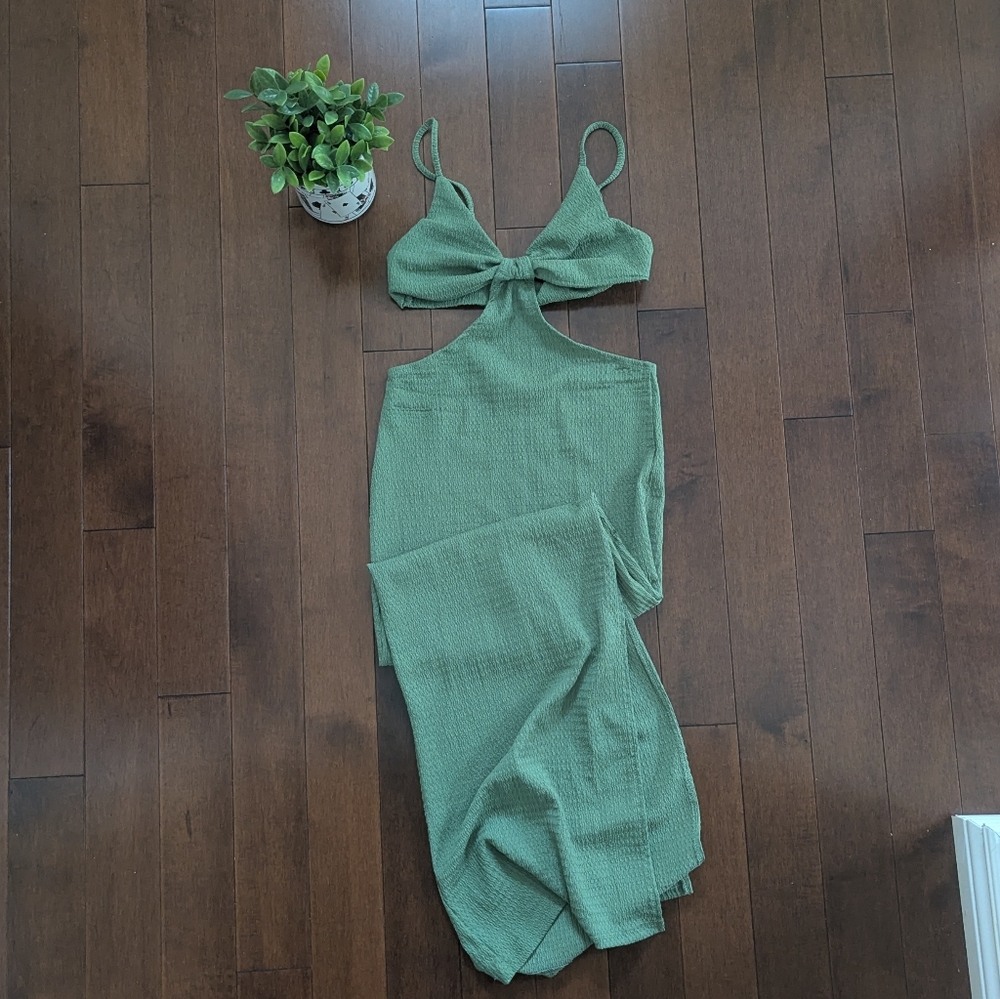 Elegant Green Sleeveless Dress